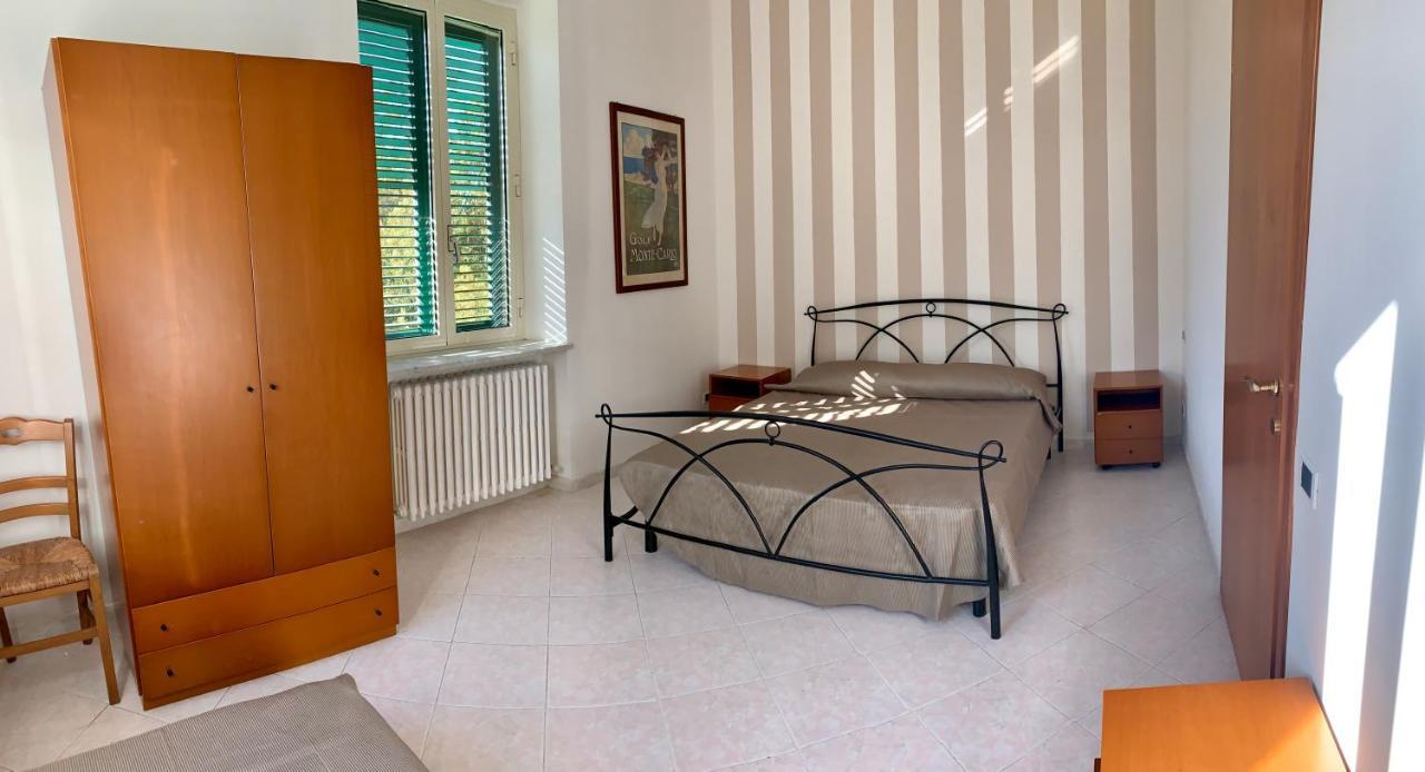 Room In Villa -Livorno - Montenero Eksteriør billede